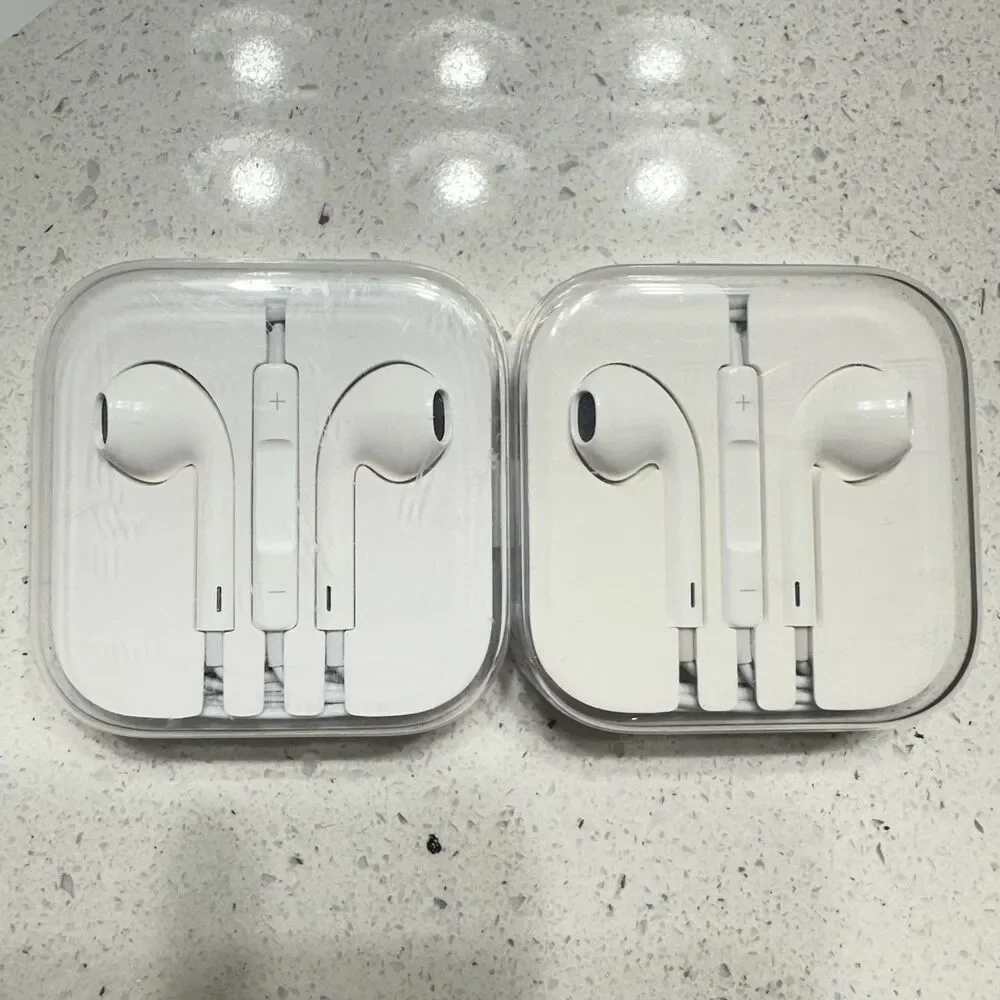Genuine OEM Apple iPhone 3.5mm Jack Wired Earpods Earphones Earbuds Lot of 2